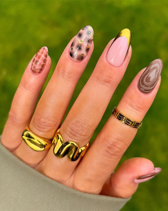 40 Trendsetting Autumn Nail Designs : Earthy Tones with a Twist