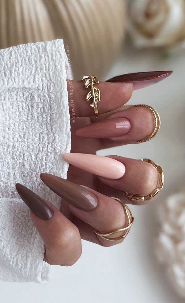 30 Trendy Fall Nails to Inspire Your Cozy Season Look : Gradient Mocha Almond Nails