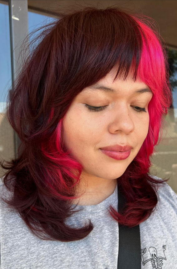 35 Trending Medium Layered Haircuts : Magenta Highlights with Layered Cut