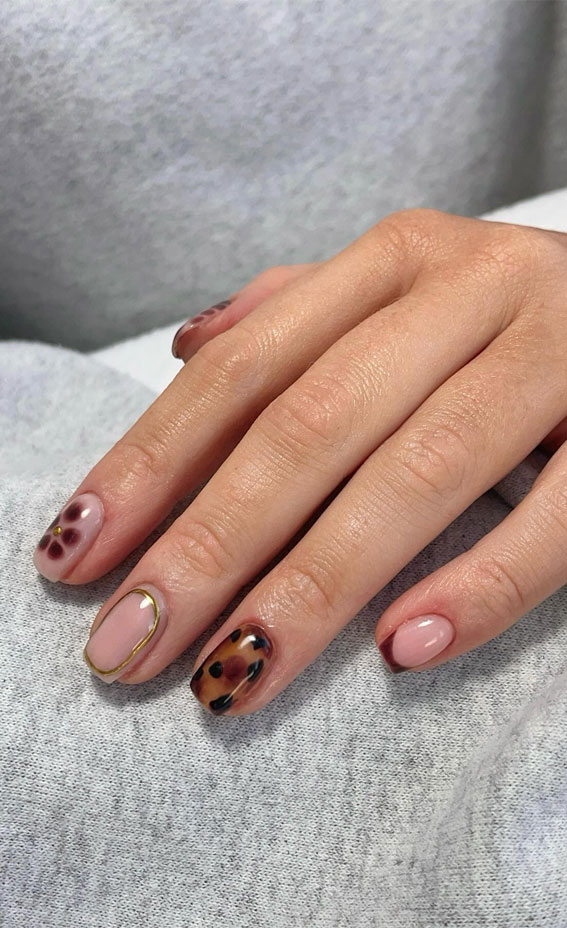 40 Trendsetting Autumn Nail Designs : Muted Mauve and Tortoiseshell Blend