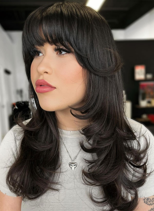 50 Trendsetting Short Layer Cuts on Long Hair : Retro Glam Layers with Full Blunt Bangs