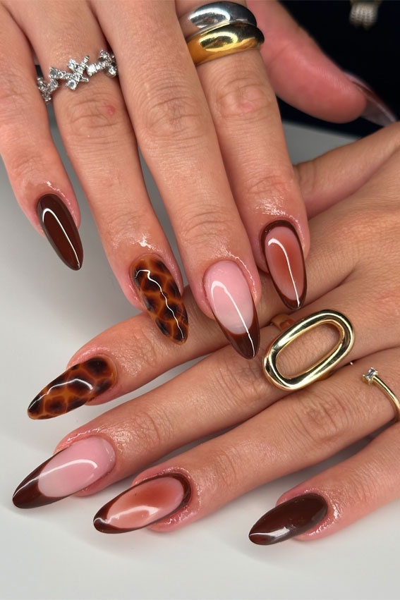 40 Trendsetting Autumn Nail Designs : Rich Chocolate and Tortoiseshell Elegance