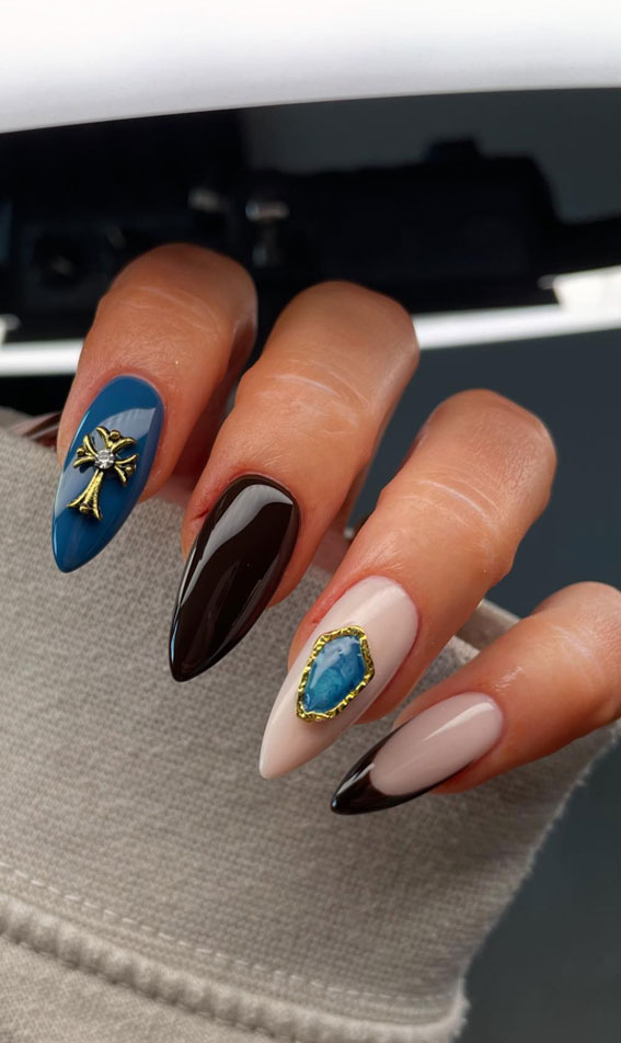 Royal Blue Meets Neutral Chic Nails, Trendsetting Autumn Nail Designs, almond nails, fall nail design