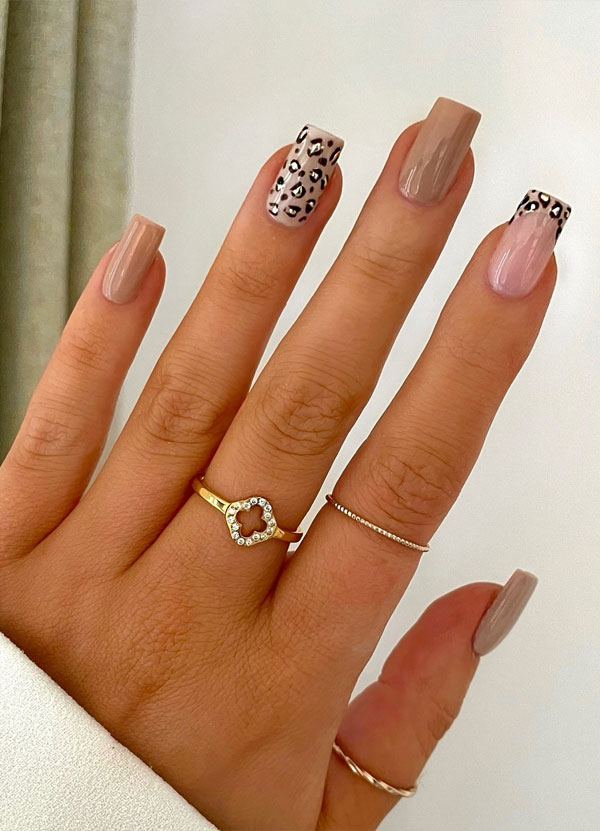 30 Trendy Fall Nails to Inspire Your Cozy Season Look : Subtle Leopard Chic