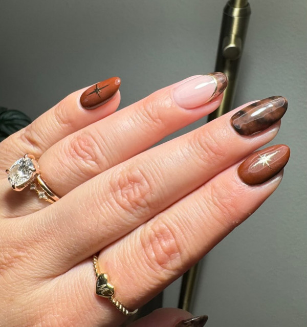 30 Trendy Fall Nails to Inspire Your Cozy Season Look : Copper Starry Nights