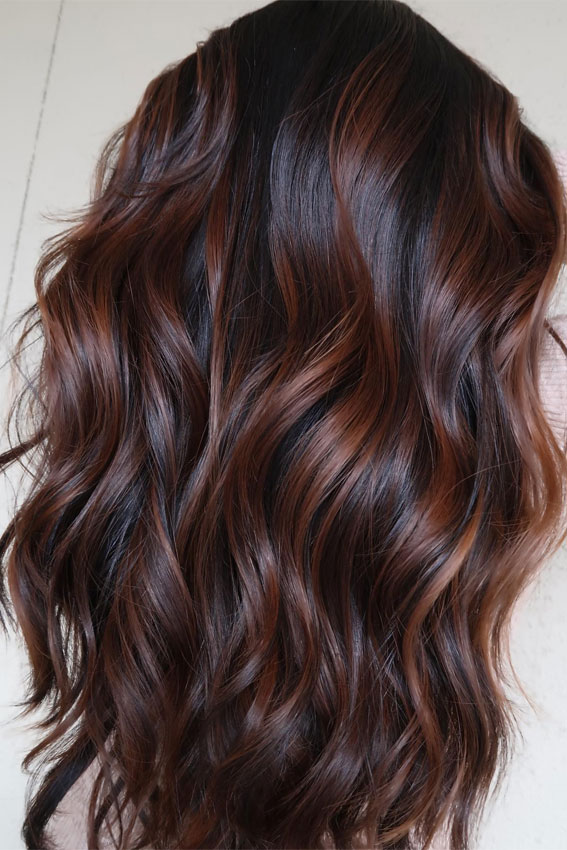 30 Deep, Warm, and Vibrant Hair Colours for Autumn : Espresso Waves with Chocolate Hues