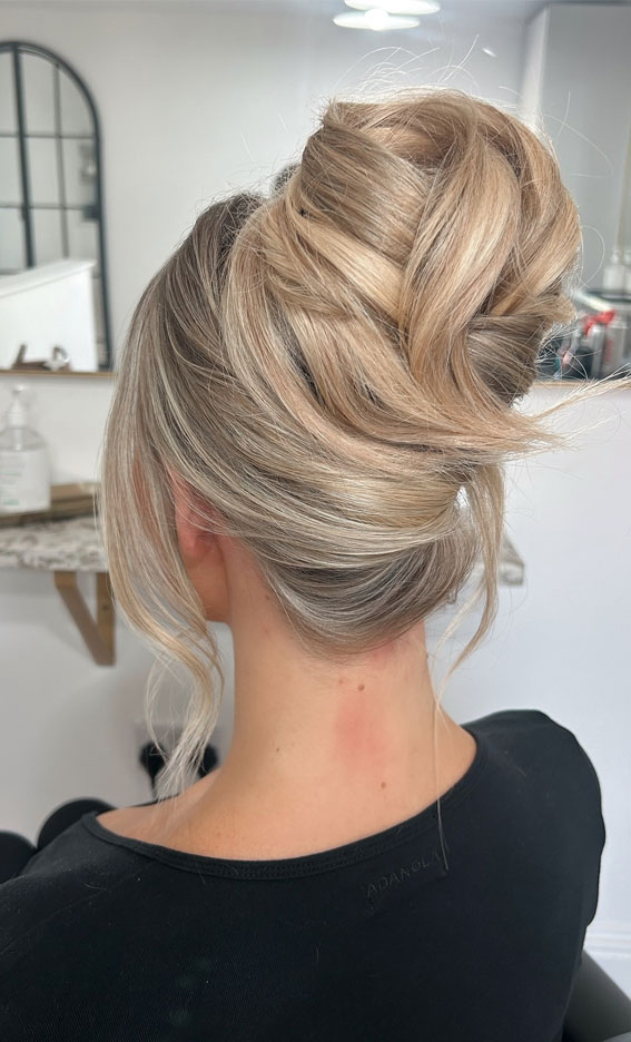 20 Pamela Anderson Inspired Updo Hairstyles : Elegant Twisted Blonde Updo