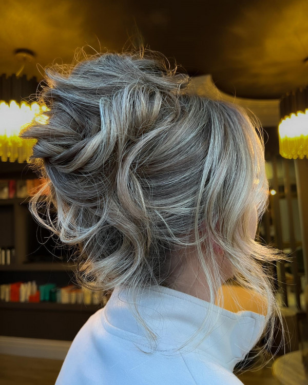 Silver Blonde Messy Updo, Voluminous Piled Updo, Pamela Anderson Inspired Updo Hairstyle, messy updo, piled updo hairstyle, retro updo hairstyle