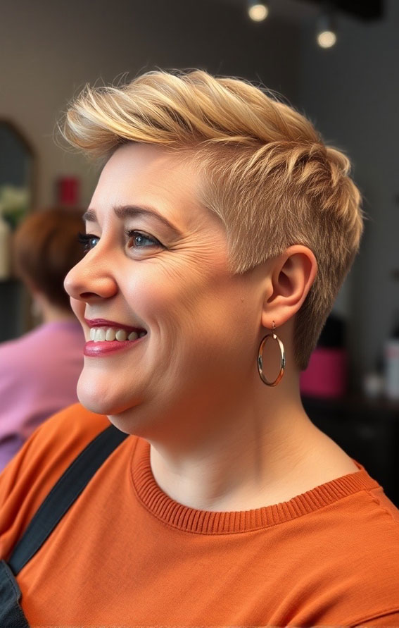 Edgy Pixie Cut with Blonde Layers, Short hair for plus size faces, Short hairstyles for fat faces and double chins, Short Haircuts for Plus-Size Women, short haircuts for chubby faces, Short hair for chubby face female over 40, short haircuts for round faces