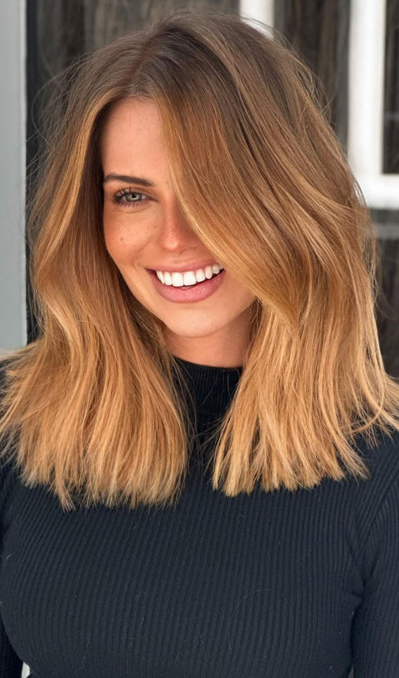 30 Deep, Warm, and Vibrant Hair Colours for Autumn : Warm Honey Blonde Lob