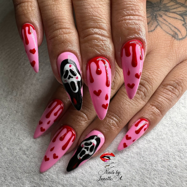 40 Halloween Nail Designs to Try This Season : Bloody Valentine Scream