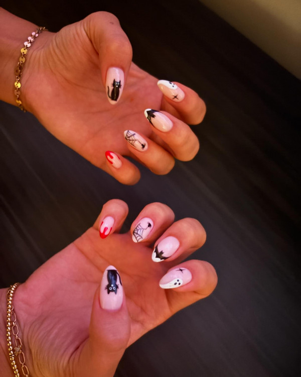 40 Halloween Nail Designs to Try This Season : Midnight Mischief