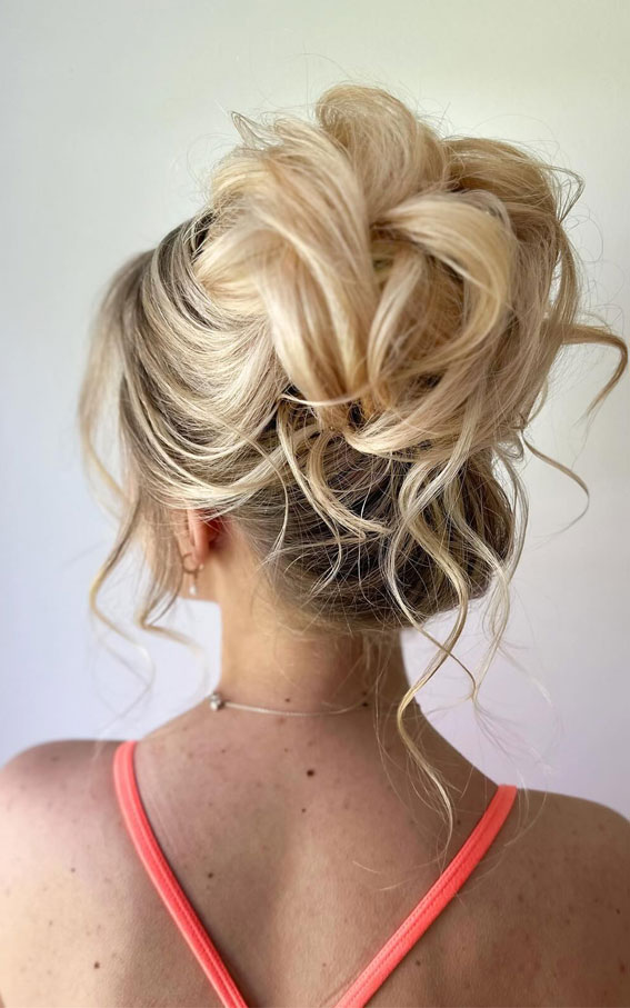 30 Hot and Trendy Updo Hairstyles : Messy Blonde Bun