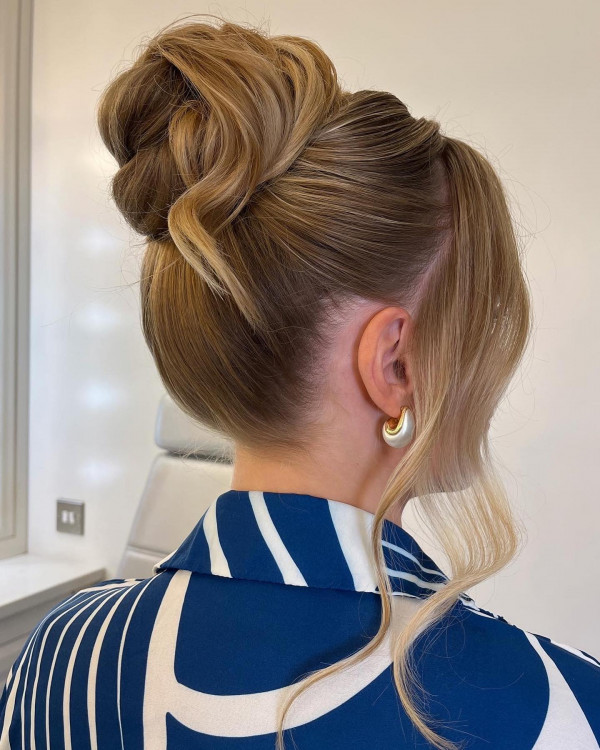 Golden Twist Elegance, trendy updo, high upstyle