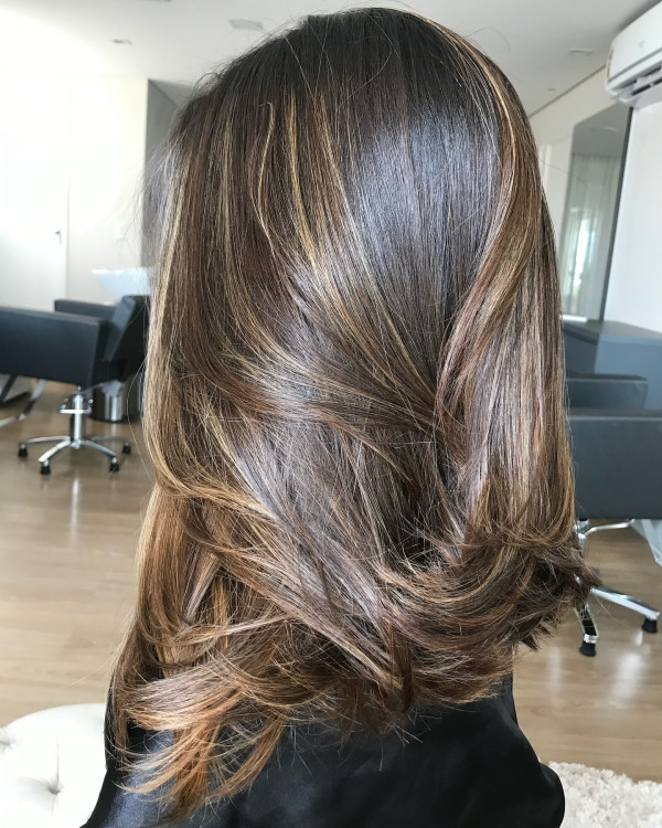 35 Best Subtle Hair Colour Ideas for Autumn : Warm Chestnut Balayage