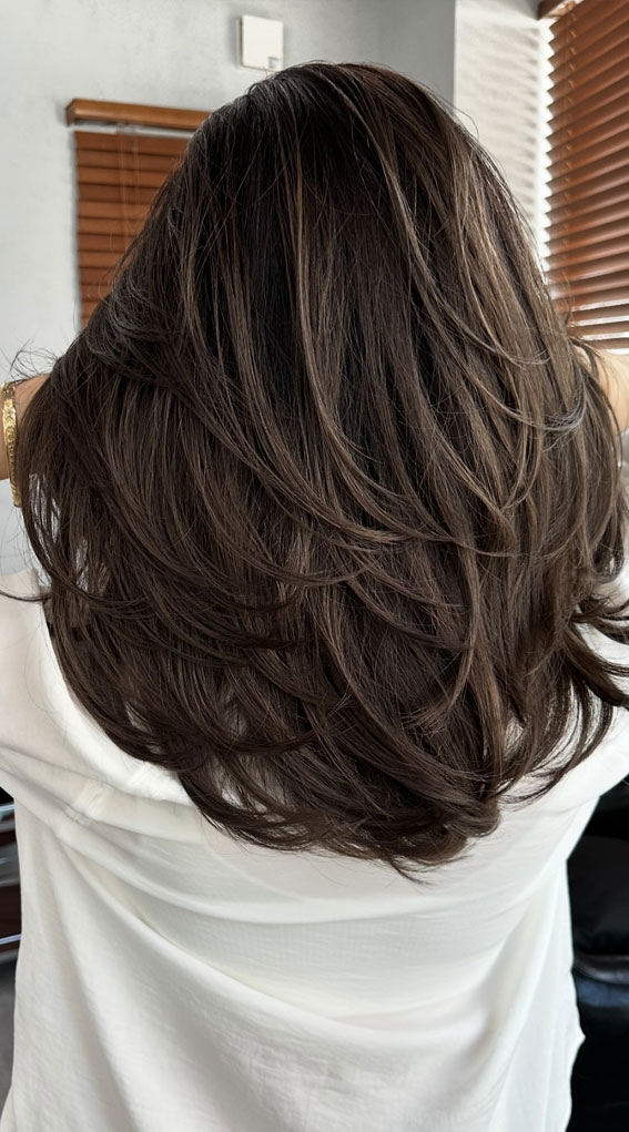 Ashy Brown with Soft Highlights for Autumn, Best Subtle Hair Colour Idea, subtle hair colour, subtle hair colour for brown hair, Subtle hair colour for dark hair, Subtle hair colour for brunettes, hair colours