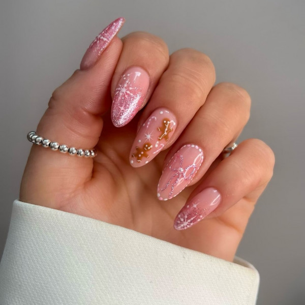 Sugarplum Sparkle, Christmas nails, festive Christmas nail art, cute Christmas nails, Christmas Nail Ideas, festive Christmas nails, Xmas nail art, festive nail designs, Christmas nail art designs