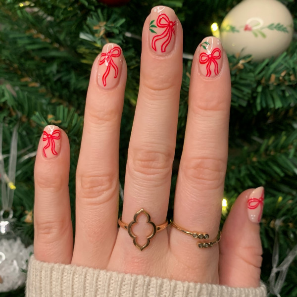 Delicate Festive Bows, Christmas nails, festive Christmas nail art, cute Christmas nails, Christmas Nail Ideas, festive Christmas nails, Xmas nail art, festive nail designs, Christmas nail art designs