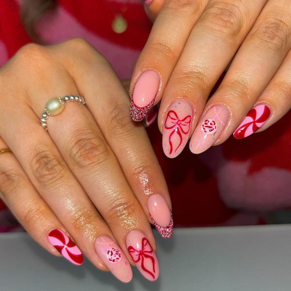 42 Festive Christmas Nail Art Ideas to Sleigh This Year : Candy Cane Bliss