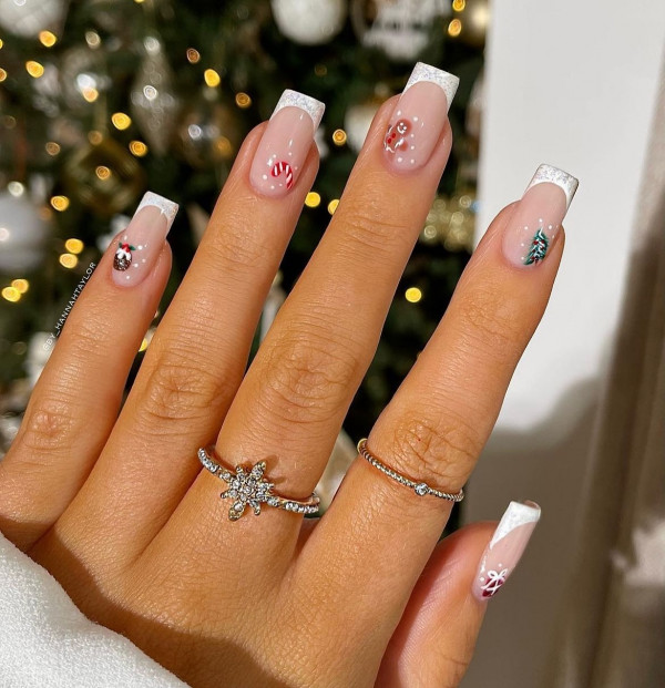 45 Cute Christmas Nail Ideas for A Fun Holiday Look : Frosted French Festivity