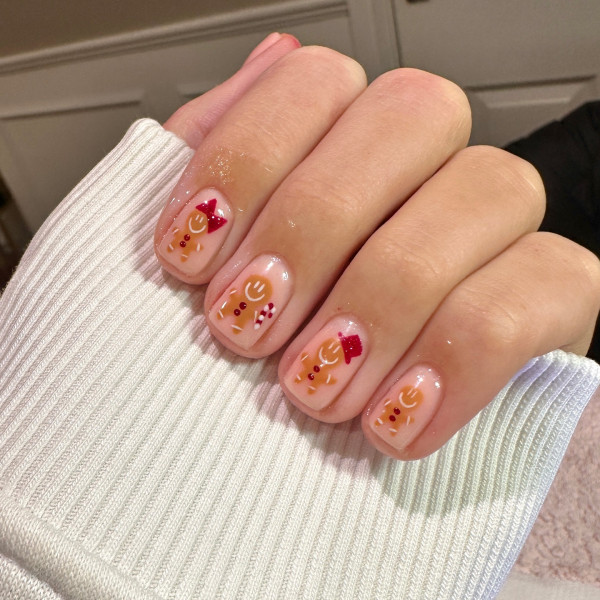 45 Cute Christmas Nail Ideas for A Fun Holiday Look : Gingerbread Nude Nails