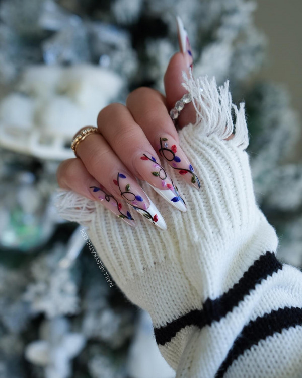 45 Cute Christmas Nail Ideas for A Fun Holiday Look : Holiday String Lights Nails