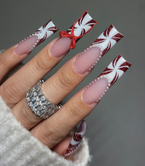 Peppermint Glam Acrylic Nails, Christmas nails, festive Christmas nail art, cute Christmas nails, Christmas Nail Ideas, festive Christmas nails, Xmas nail art, festive nail designs, Christmas nail art designs