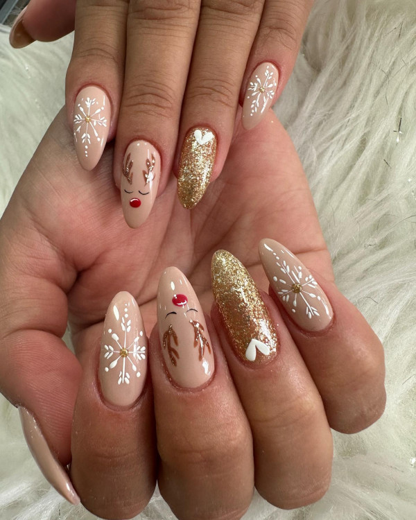 45 Cute Christmas Nail Ideas for A Fun Holiday Look : Golden Reindeer Glam