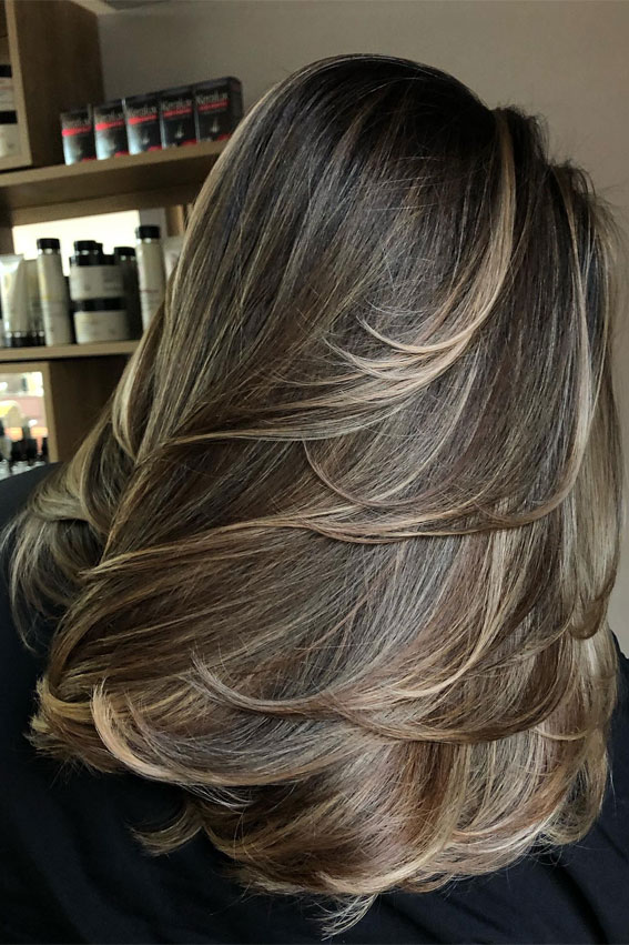 45 Winter Hair Colour Inspiration You Can’t Miss : Ashy Blonde Layers