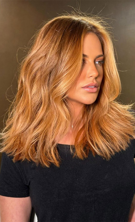 30 Hottest Hair Colours to Try This Winter : Golden Honey Shoulder-Length Waves