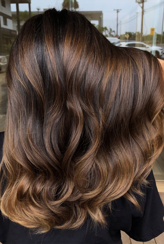 45 Winter Hair Colour Inspiration You Can’t Miss : Mocha Waves Elegance