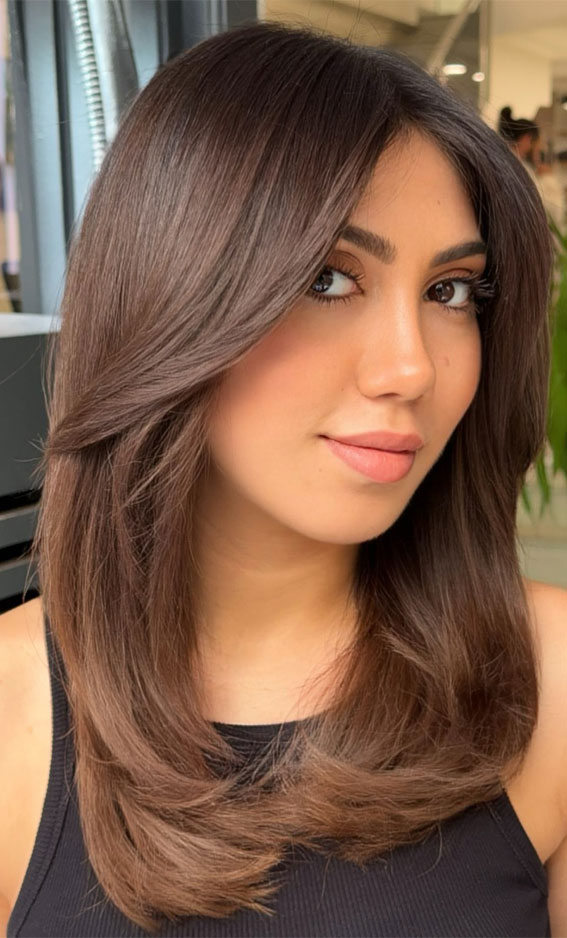 45 Winter Hair Colour Inspiration You Can’t Miss : Soft Cocoa Light Layers