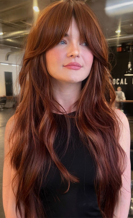 45 Winter Hair Colour Inspiration You Can’t Miss : Retro Auburn Layers with Curtain Bangs