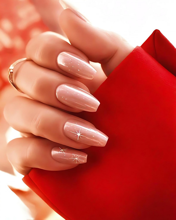 37 Elegant and Cute Christmas Nail Designs : Subtle Christmas Sparkle Nude Nails