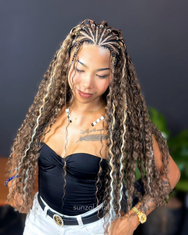 20 Modern Fulani Braids With Curls To Rock Right Now : Blonde-Streaked Fulani Braids with Curls