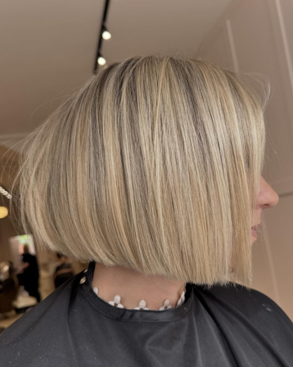 25 Adorable Teddy Bear Blonde Bob Hairstyles : Bold Angled Blonde Bob