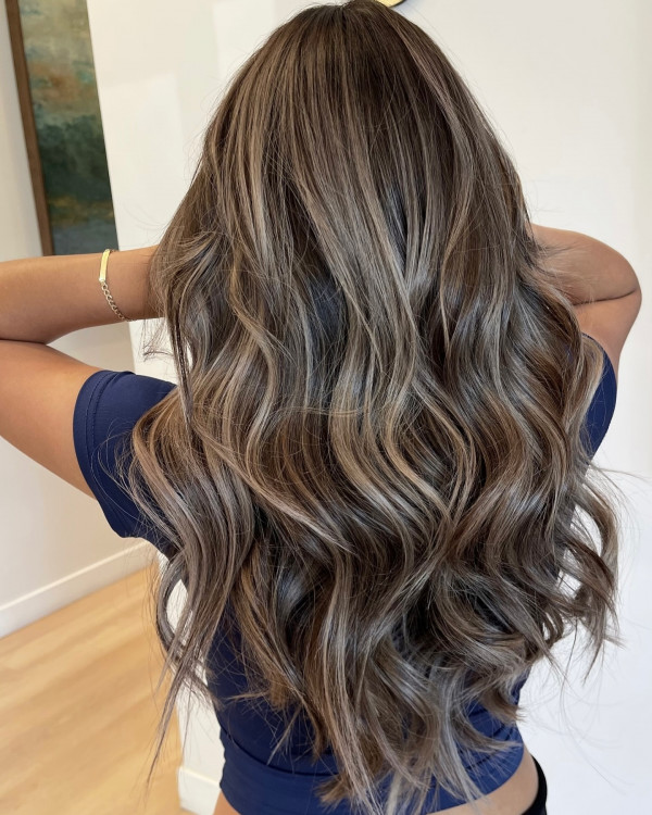 25 Beautiful Brunette Hair Colour Looks : Cool Ash Brunette Waves