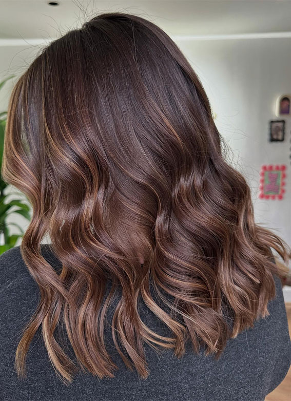 35 Hot Mocha Mousse Hair Colour Ideas : Warm Mocha Melted Shoulder-Length Waves