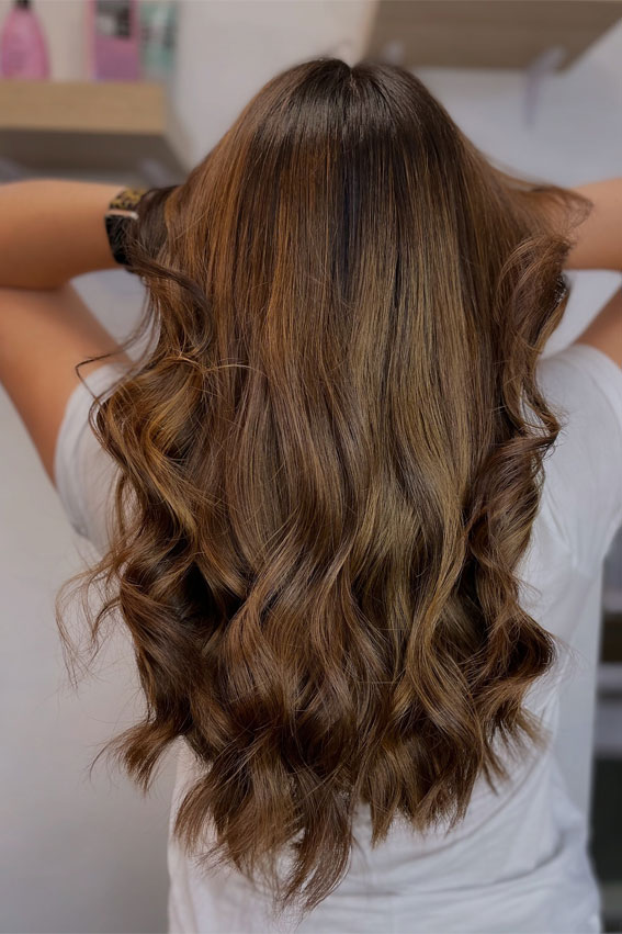 35 Hot Mocha Mousse Hair Colour Ideas : Golden Mocha Long Waves