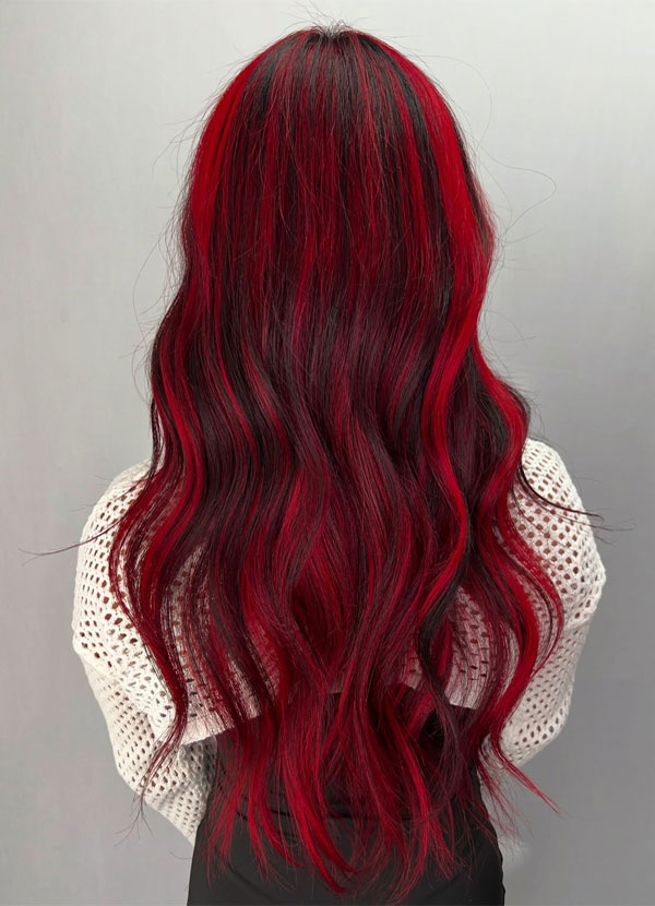 41 Red Hair Colours You’ll Adore: Scarlet and Ebony Contrast Long Waves