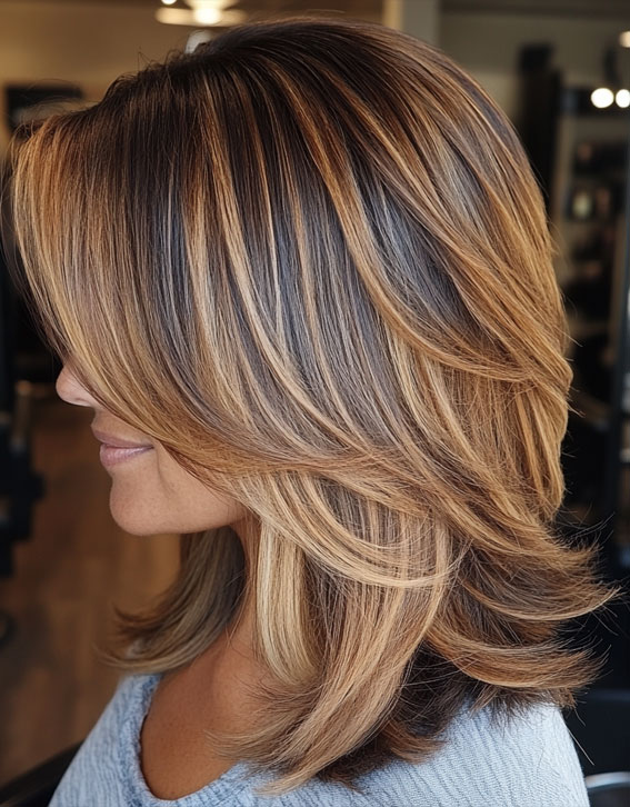 Golden Blonde Highlights on Layered Lob : Hair Colour Highlights