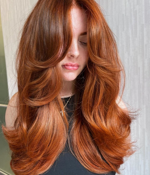 50 Stunning Warm Hair Colour Ideas : Auburn Butterfly Layers with Curtain Bangs