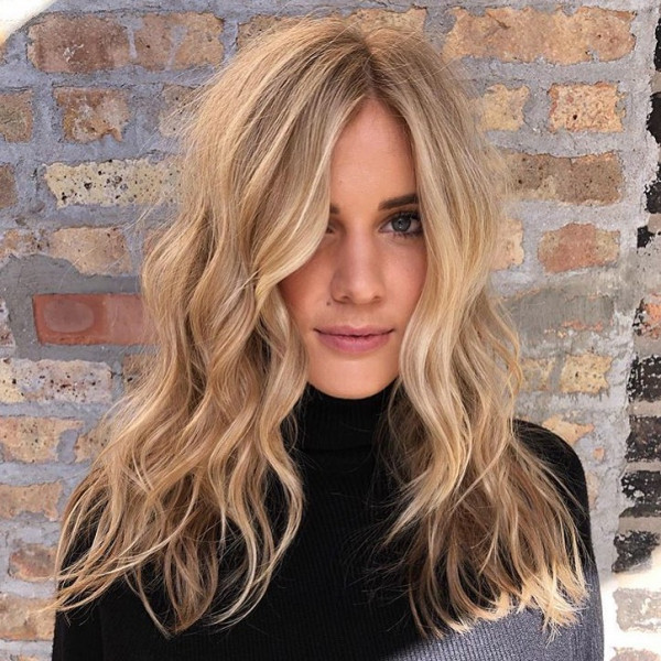 50 Stunning Warm Hair Colour Ideas : Sandy Blonde Beach Waves