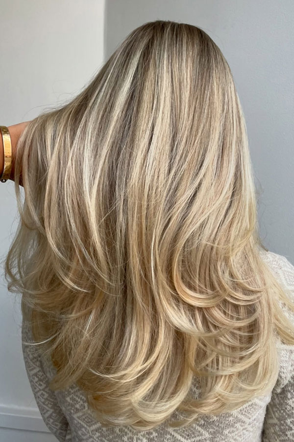 Creamy Champagne Blonde Long Hair with Soft Layers