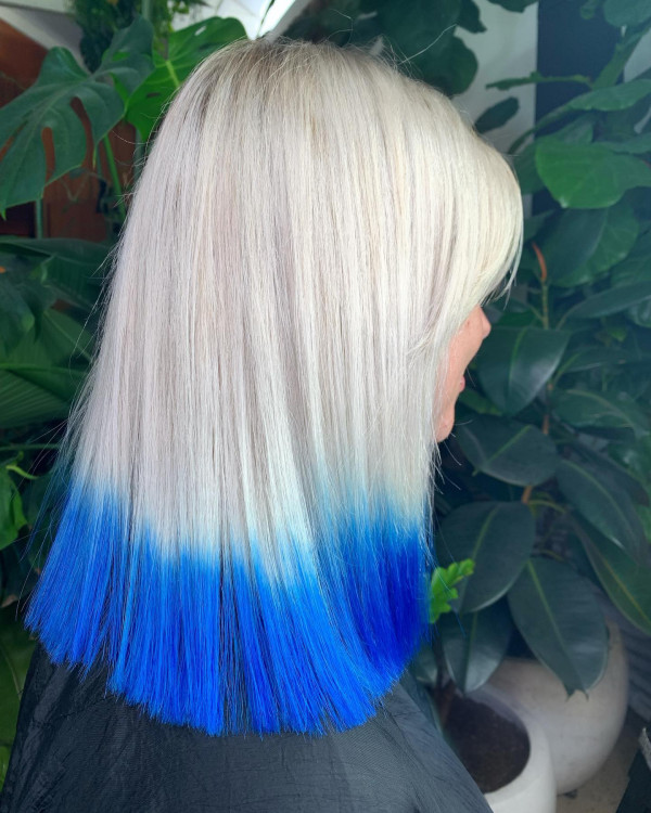 22 Trendy Hair Colours with Dip-Dye Ends : Platinum Blonde Lob with Cobalt Blue Dip Dyed Ends