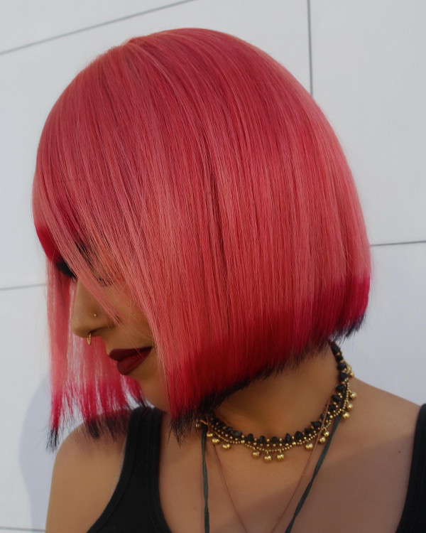 Berry-Toned Bob with Black Dipped Tips, Hair Colours with Dip-Dye Ends, Hair Colour Ideas with Dip-Dye Tips, dip-dyed hair colour ideas, dip dye hair