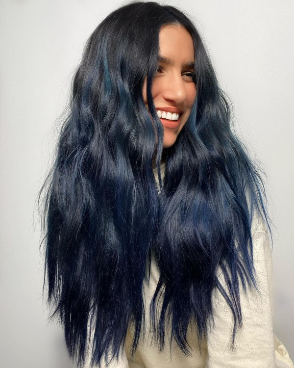 27 Stunning Dark Blue Hair Colour Ideas : Midnight Waves with Dark Blue Elegance