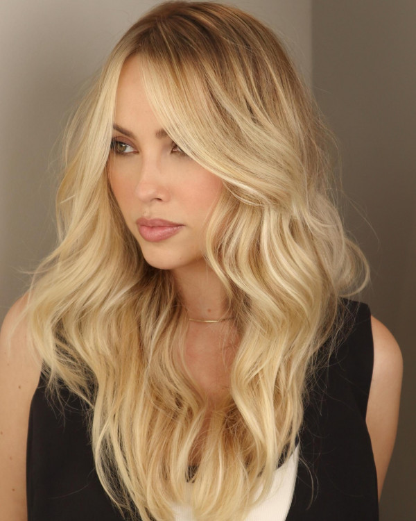 50 Stunning Warm Hair Colour Ideas : Shadow Rooted Soft Honey Blonde