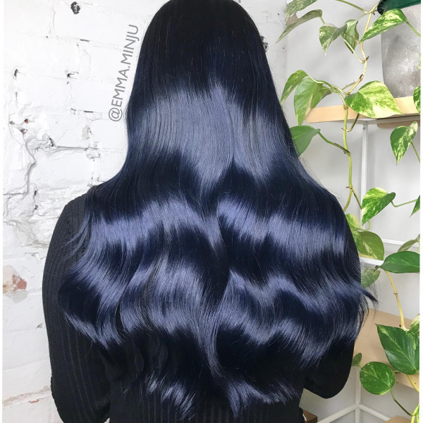 27 Stunning Dark Blue Hair Colour Ideas : Glossy Midnight Blue Long Soft Waves