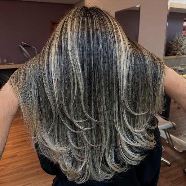 Layered Ash Blonde Highlights with a Dark Root Shadow, hair colour highlights, hair colour highlights on brown hair, hair colour